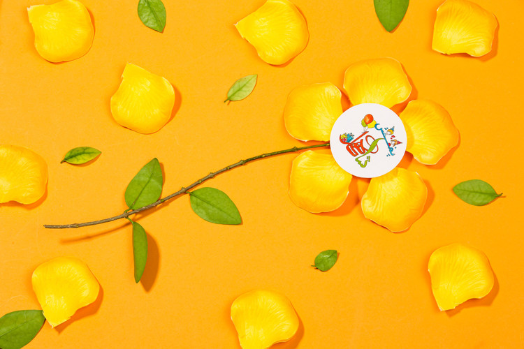 گلبرگ لمسی زرد