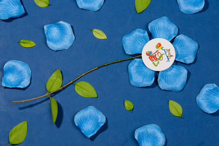 گلبرگ لمسی آبی