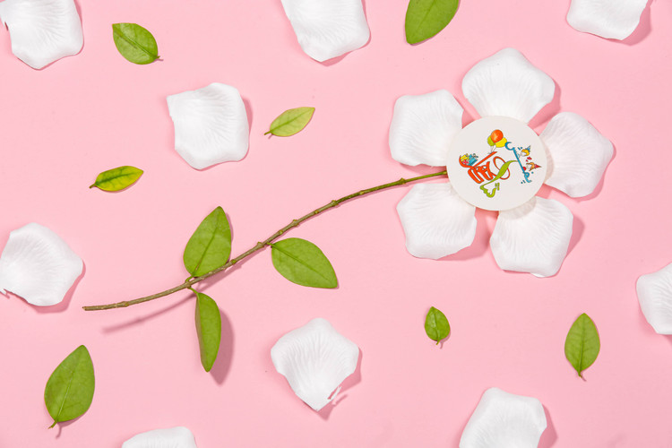 گلبرگ لمسی سفید